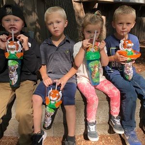 Meet your Posher, Sharon